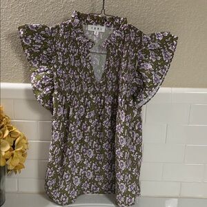 THML Floral blouse 
Size Small 
NEW w/o Tags
